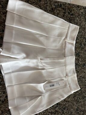 Alice + Olivia White Tailored Dress Shorts